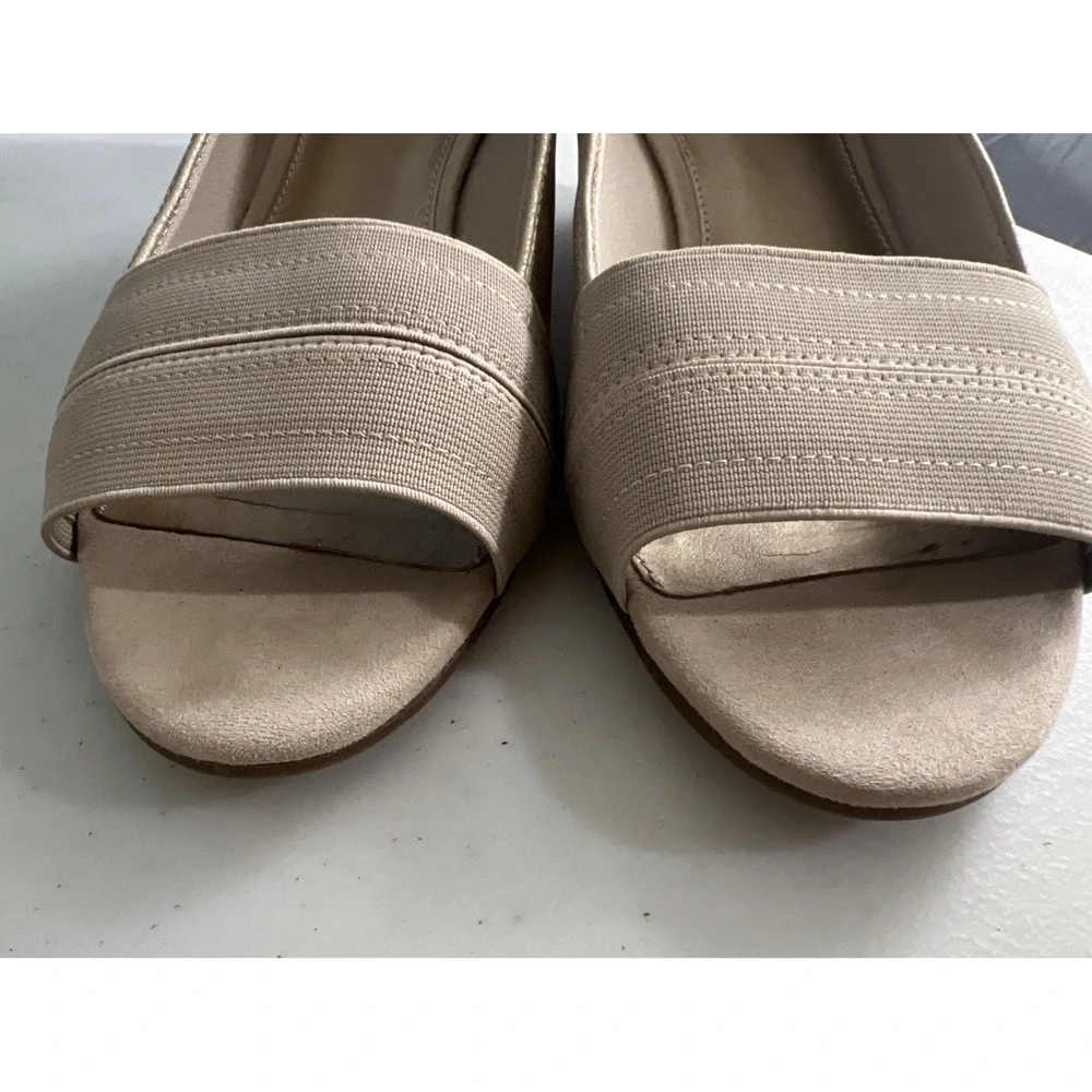 Coach and Four Louise Espadrille Wedge Beige Canvas Peep Toe Shoe Womens Sz 10